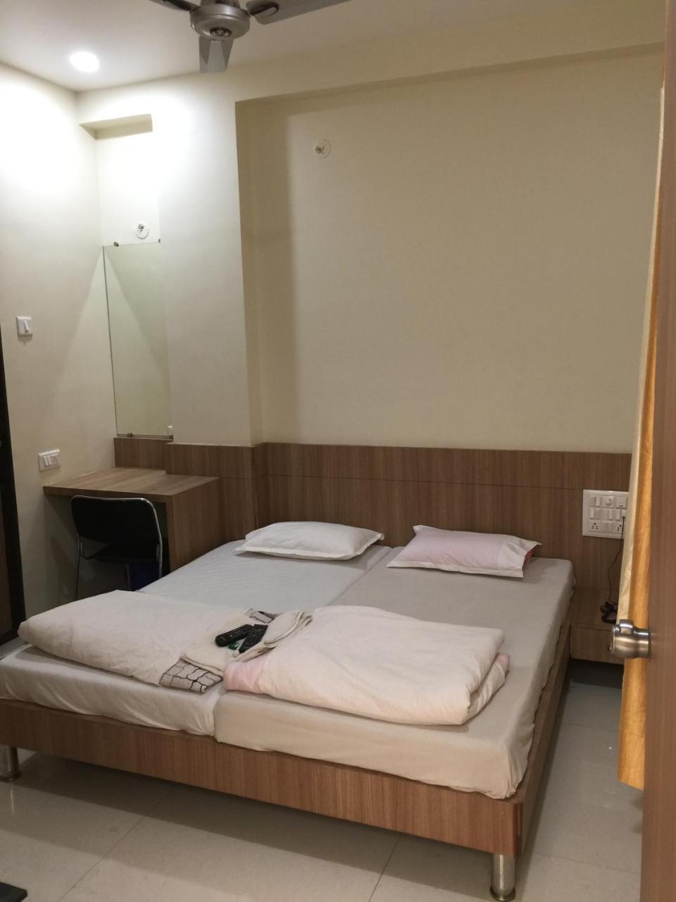 호텔 아디티아 팰리스 Bhusāwal 외부 사진